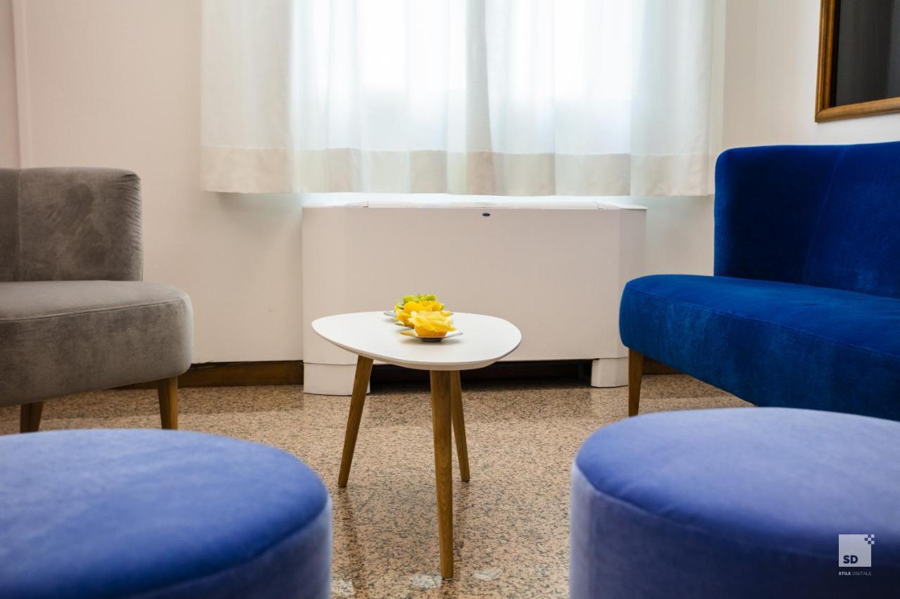 Hotel Blumen Collection By Gsa Hotels Bologna Bagian luar foto