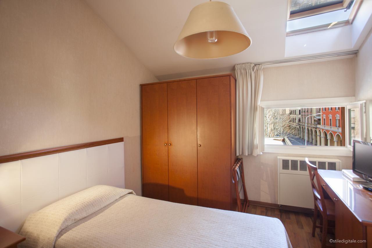 Hotel Blumen Collection By Gsa Hotels Bologna Bagian luar foto