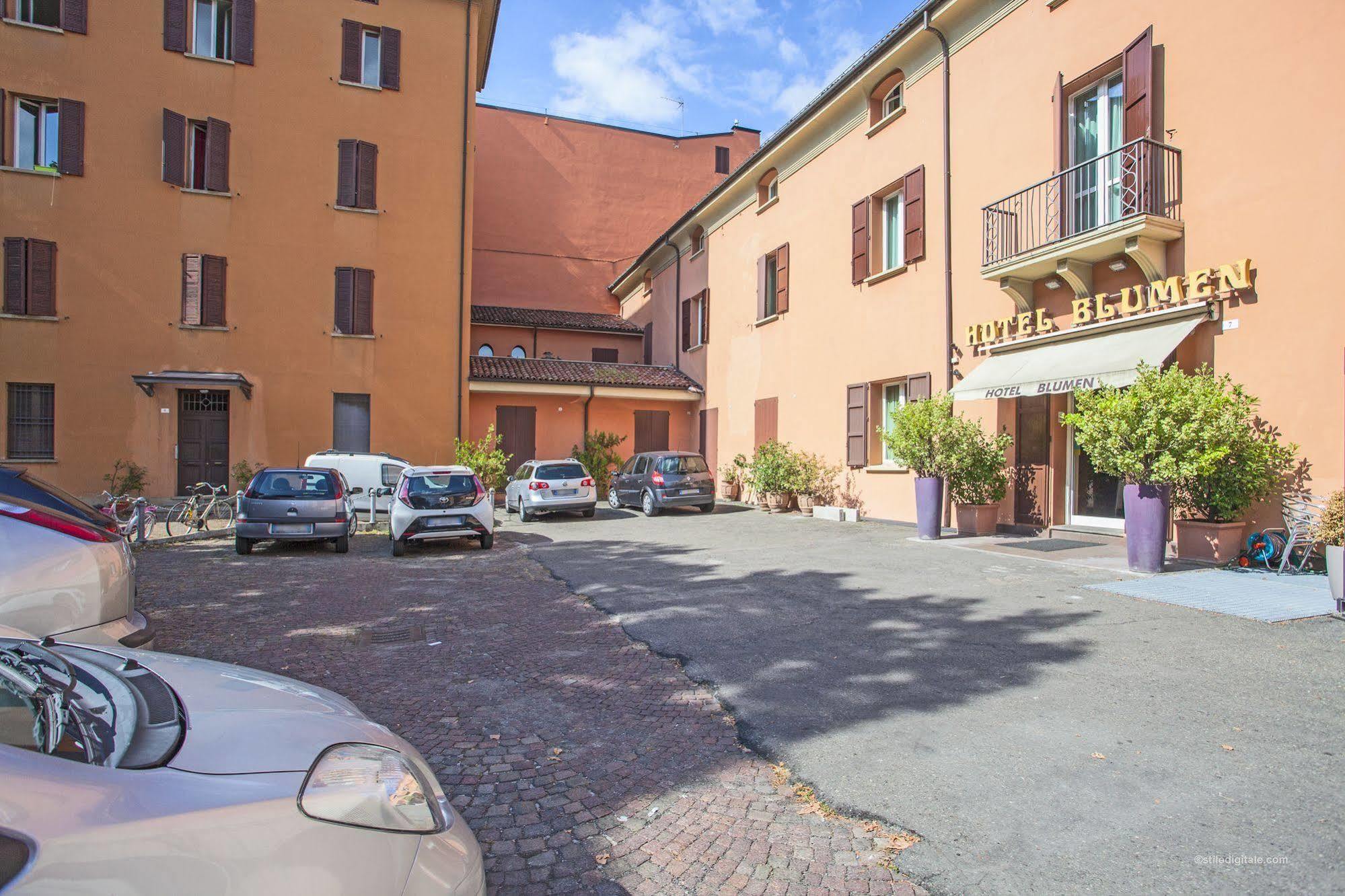 Hotel Blumen Collection By Gsa Hotels Bologna Bagian luar foto