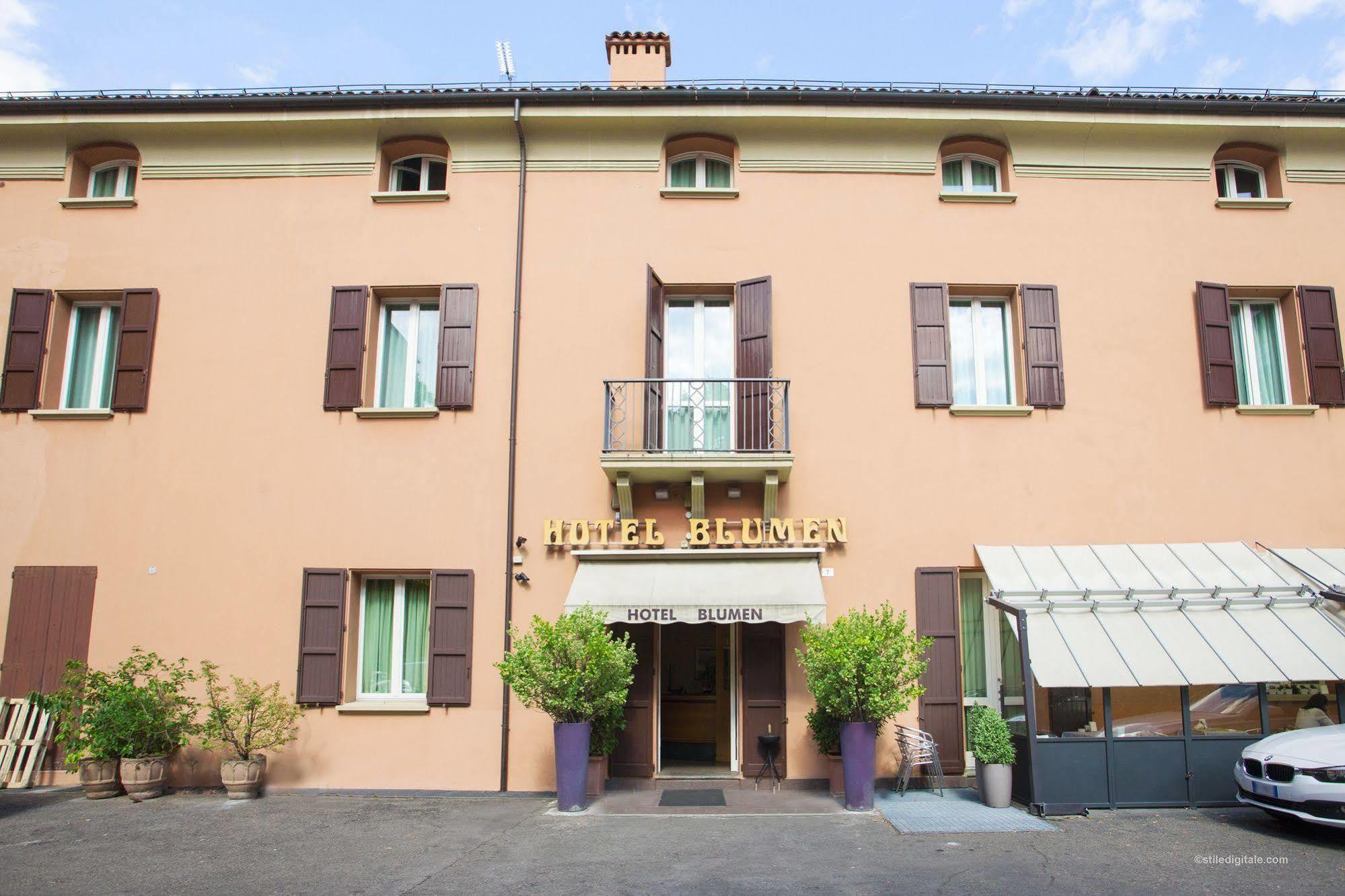 Hotel Blumen Collection By Gsa Hotels Bologna Bagian luar foto