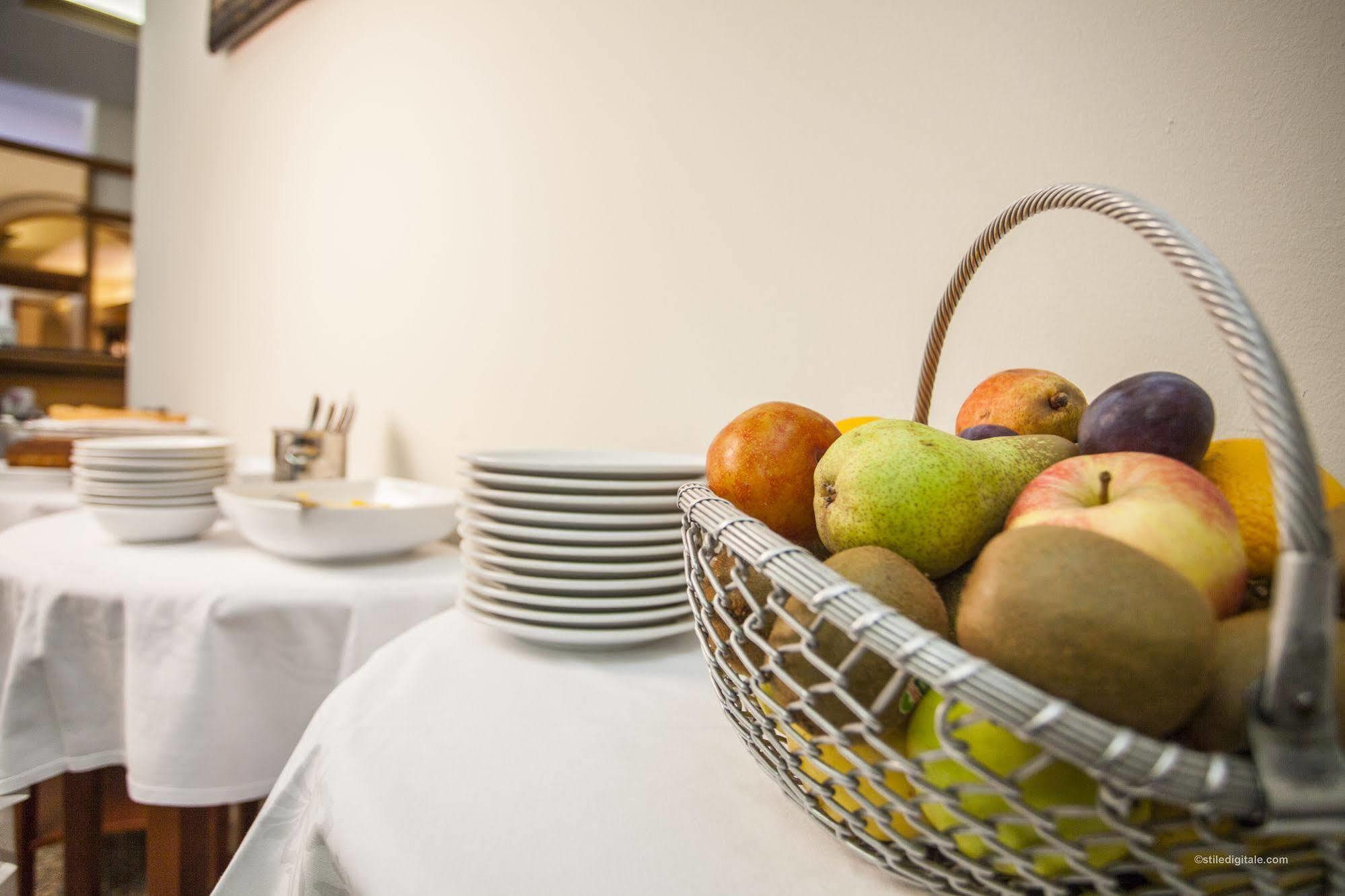Hotel Blumen Collection By Gsa Hotels Bologna Bagian luar foto